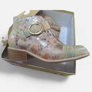 L'Artiste Coralie Bootie Elegant Floral Buckle Ankle Cowboy Western Boots 5